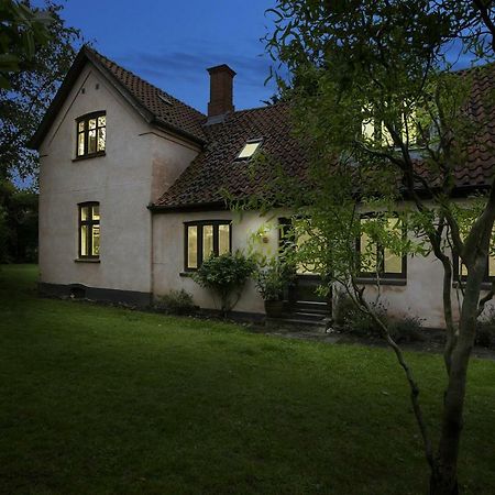 Pegasus Bed And Breakfast Helsinge Exterior foto