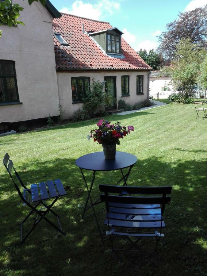 Pegasus Bed And Breakfast Helsinge Exterior foto